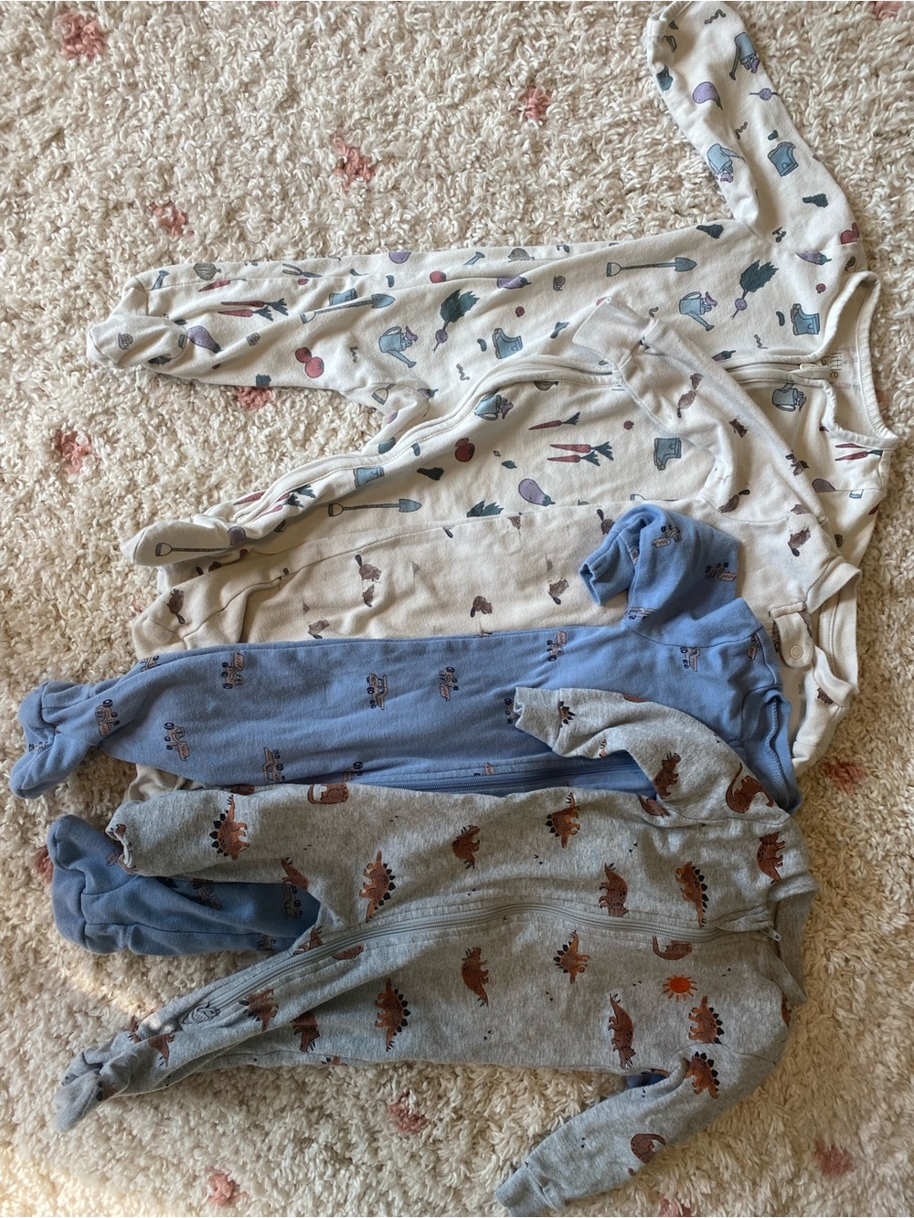 Baby zip-up onesie pajamas Pekkle & Carters Little Planet
